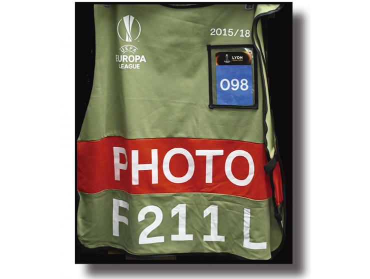 Please preview ! UEFA player warm-up vest (for the use of the match between England against Kosovo), 2 UEFA match reporter ve